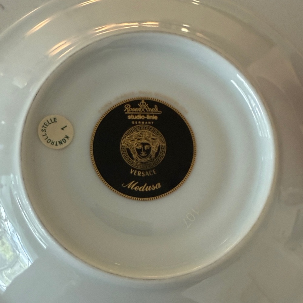 New Versace Red and Gold Medusa Cup and Saucer collectible Rosenthal perfect - Picture 3 of 9